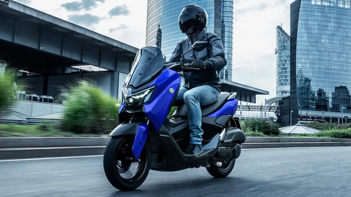 Perbandingan Honda Vario 160 dan Yamaha NMAX untuk Pemakaian Kota